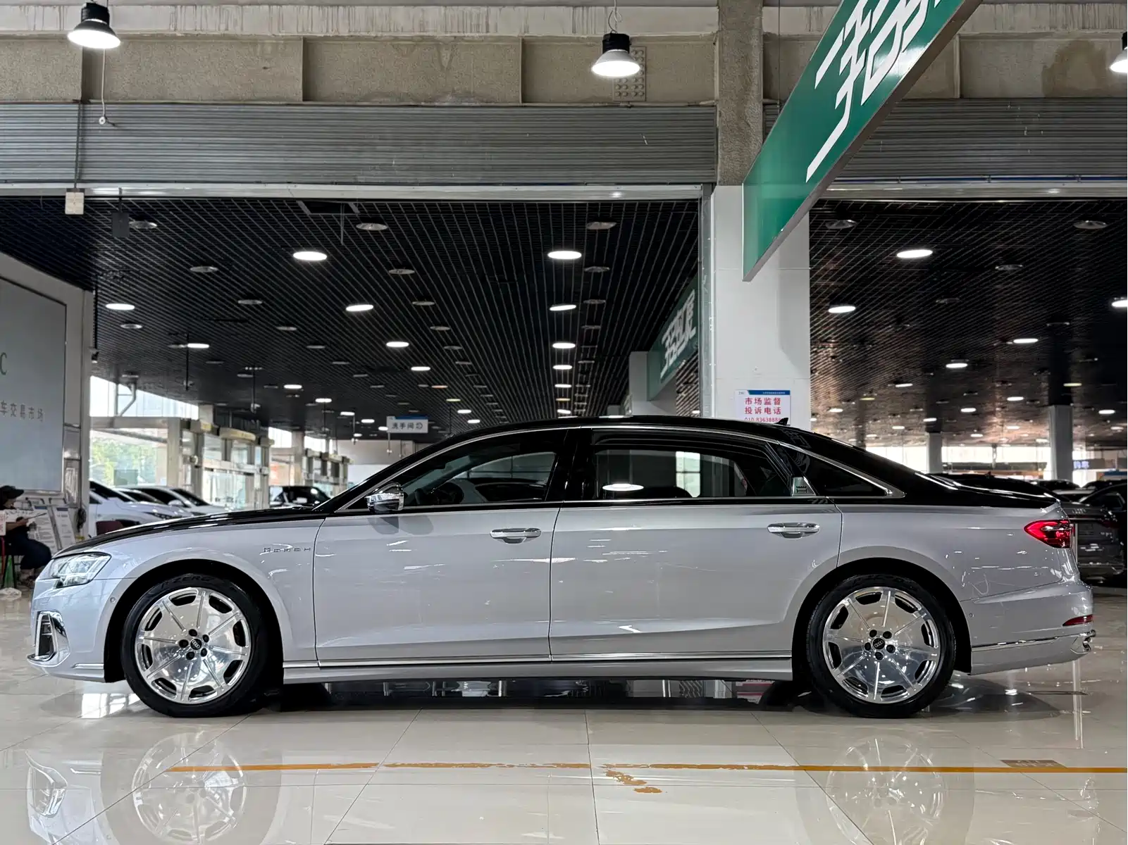 Audi A8 2022 A8L Horch Founder Edition Two-Tone Collector — фото 5