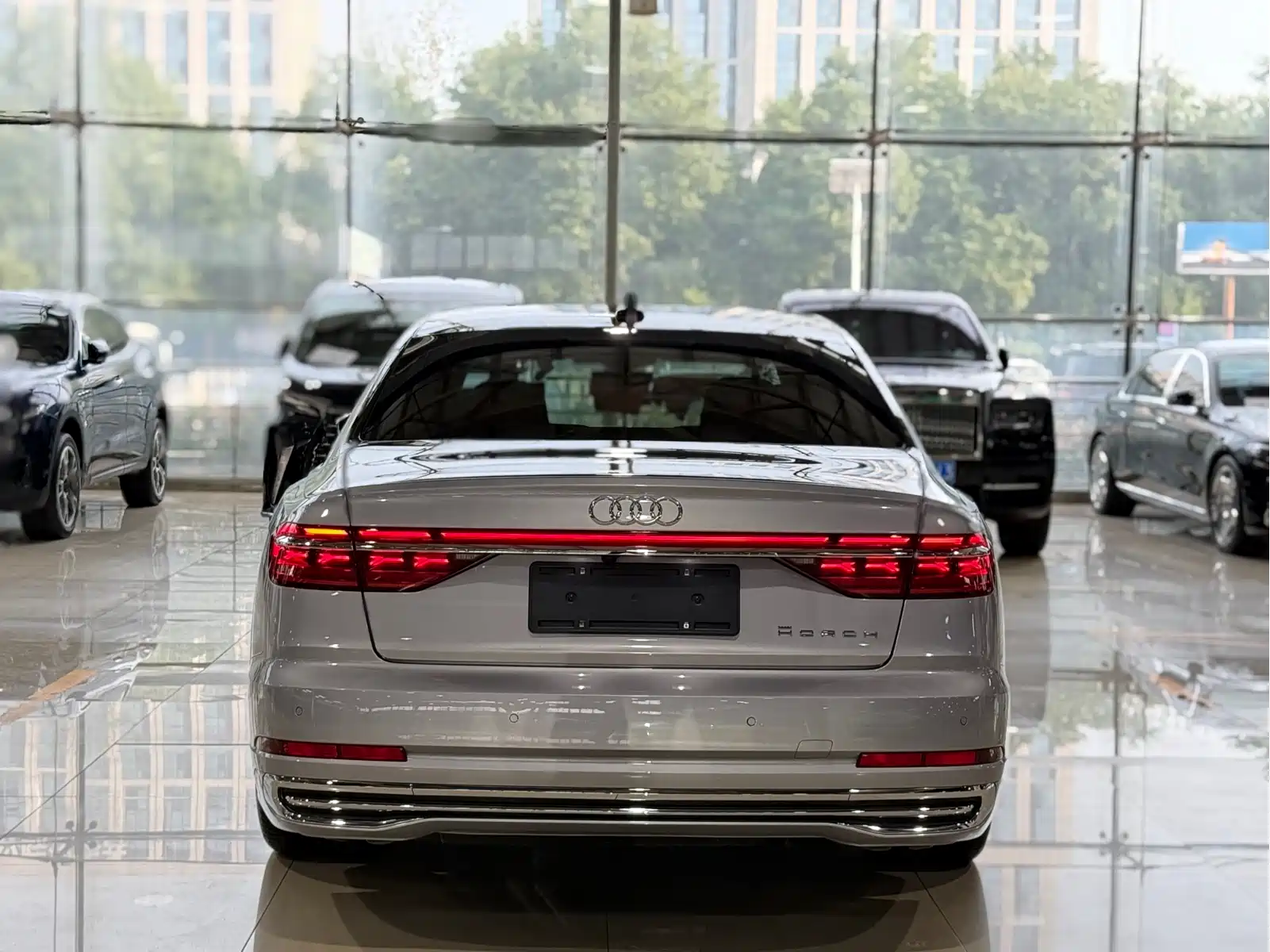 Audi A8 2022 A8L Horch Founder Edition Two-Tone Collector — фото 6