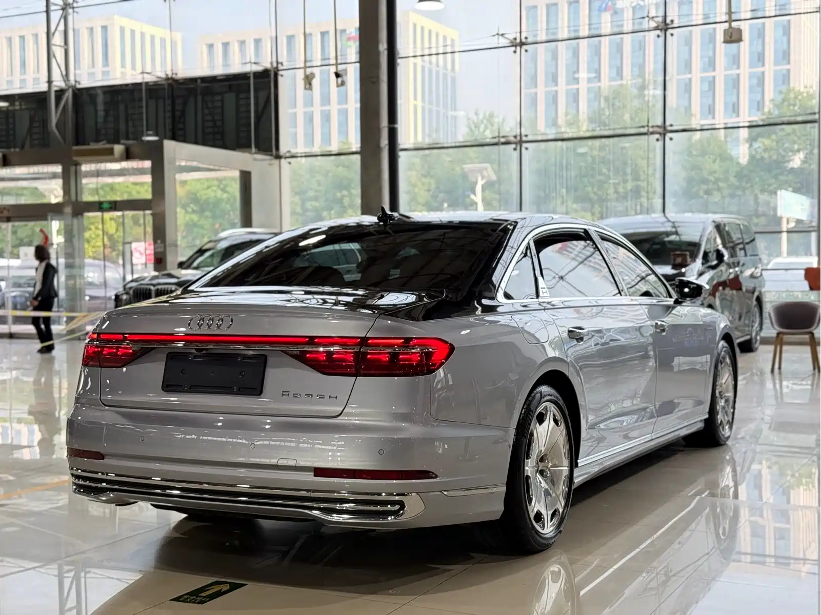 Audi A8 2022 A8L Horch Founder Edition Two-Tone Collector — фото 7