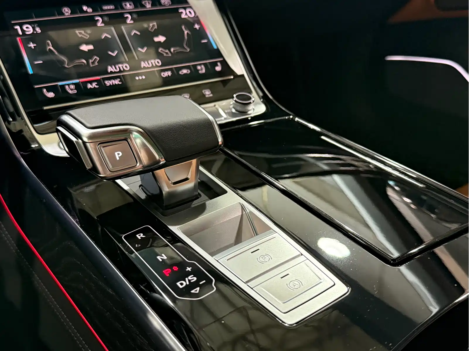 Audi A8 2022 A8L Horch Founder Edition Two-Tone Collector — фото 21
