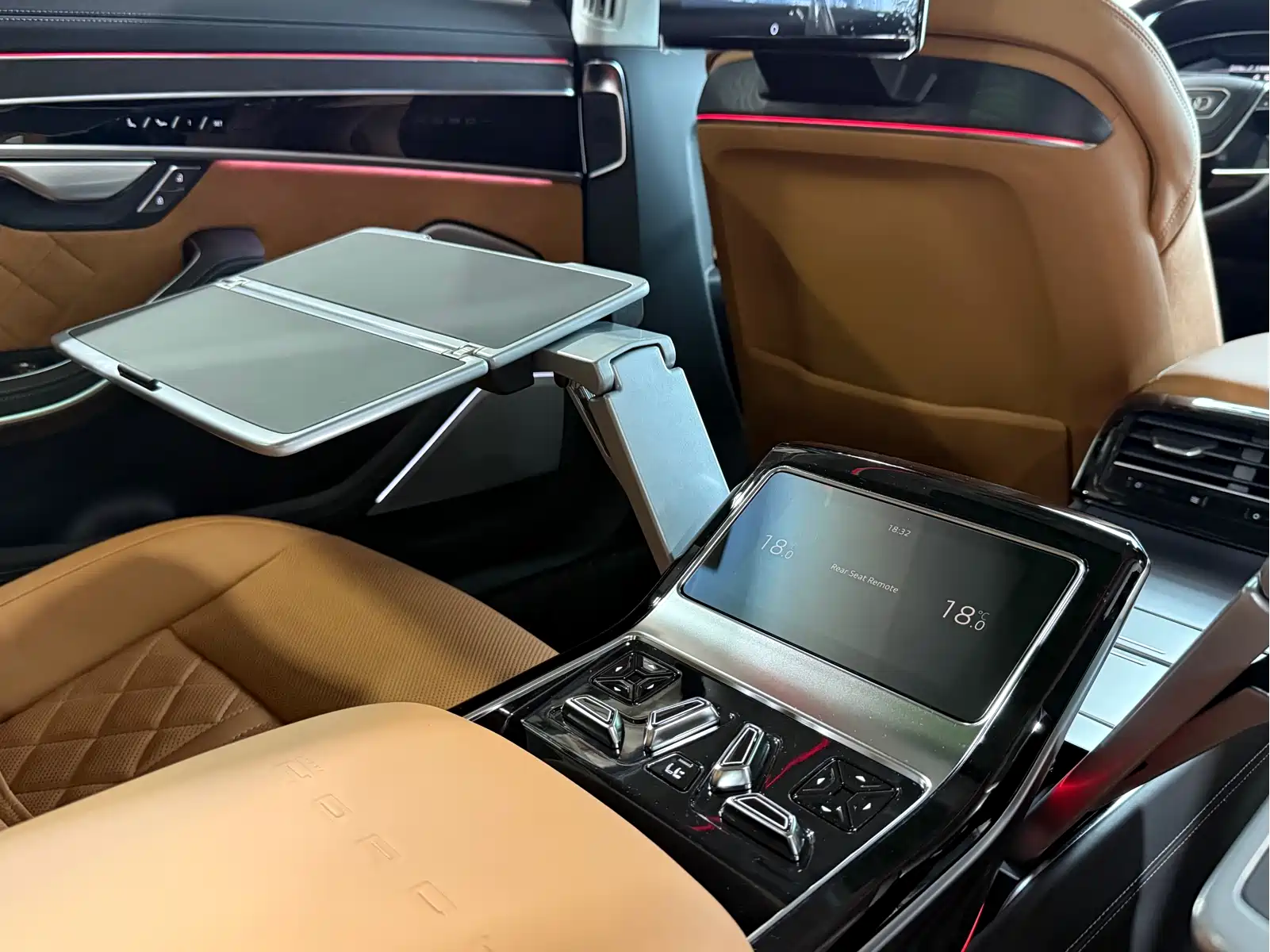 Audi A8 2022 A8L Horch Founder Edition Two-Tone Collector — фото 28