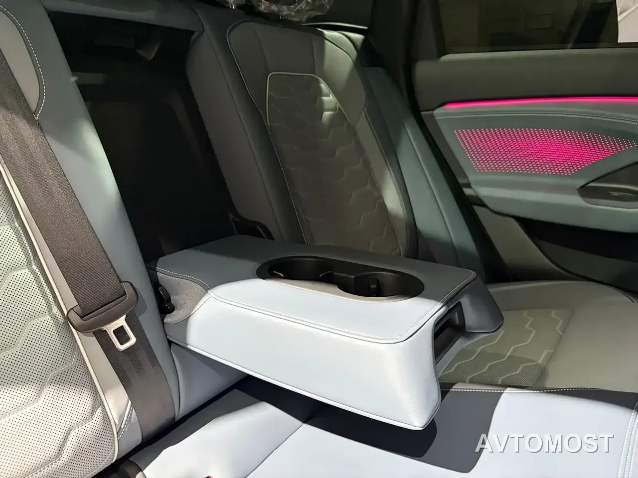 Audi Q6L e-tron 2025 Extended Range Edition — фото 21