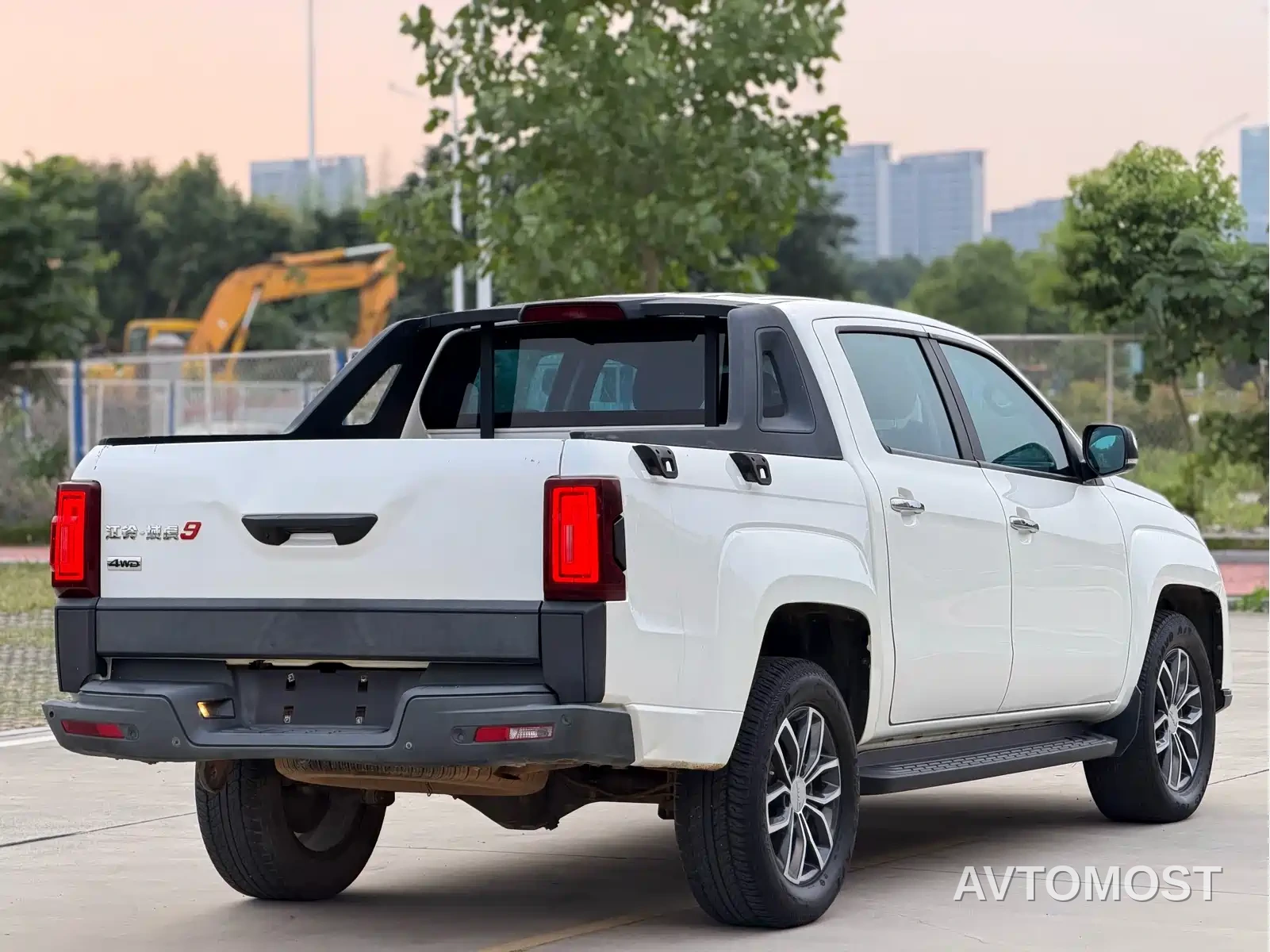 Jiangling Yuhu 9 2020 2.0T Automatic Diesel 4WD Comfort — фото 6