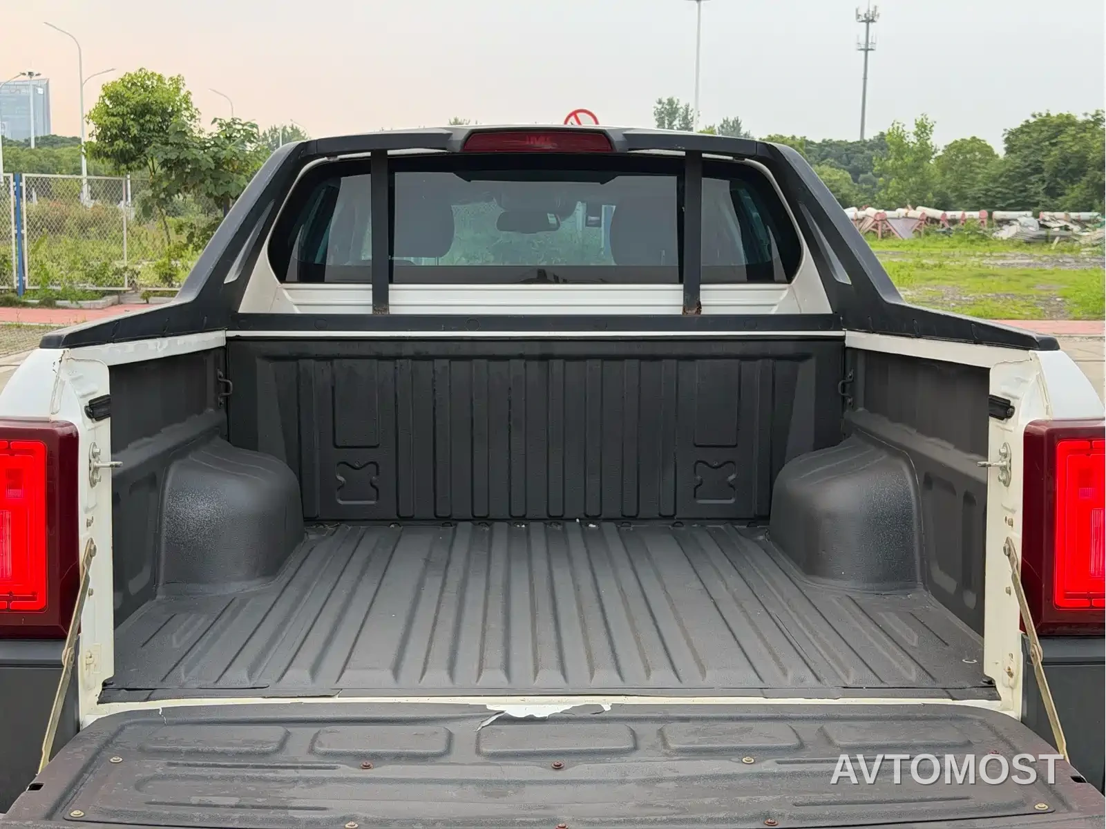 Jiangling Yuhu 9 2020 2.0T Automatic Diesel 4WD Comfort — фото 7