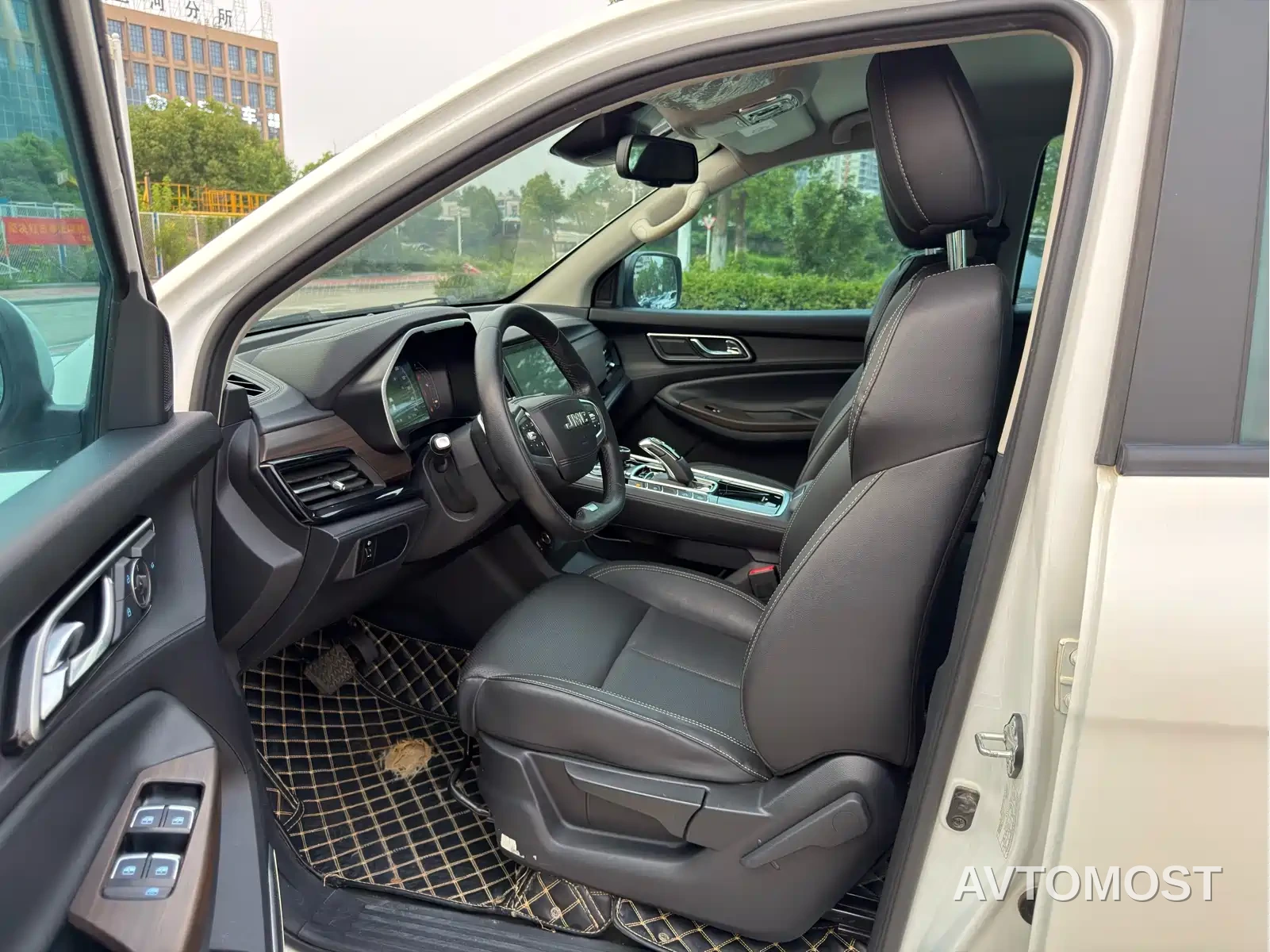 Jiangling Yuhu 9 2020 2.0T Automatic Diesel 4WD Comfort — фото 8