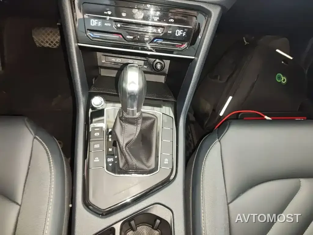 Volkswagen Tharu 2023 300TSI 2WD Full Moon Edition — фото 10