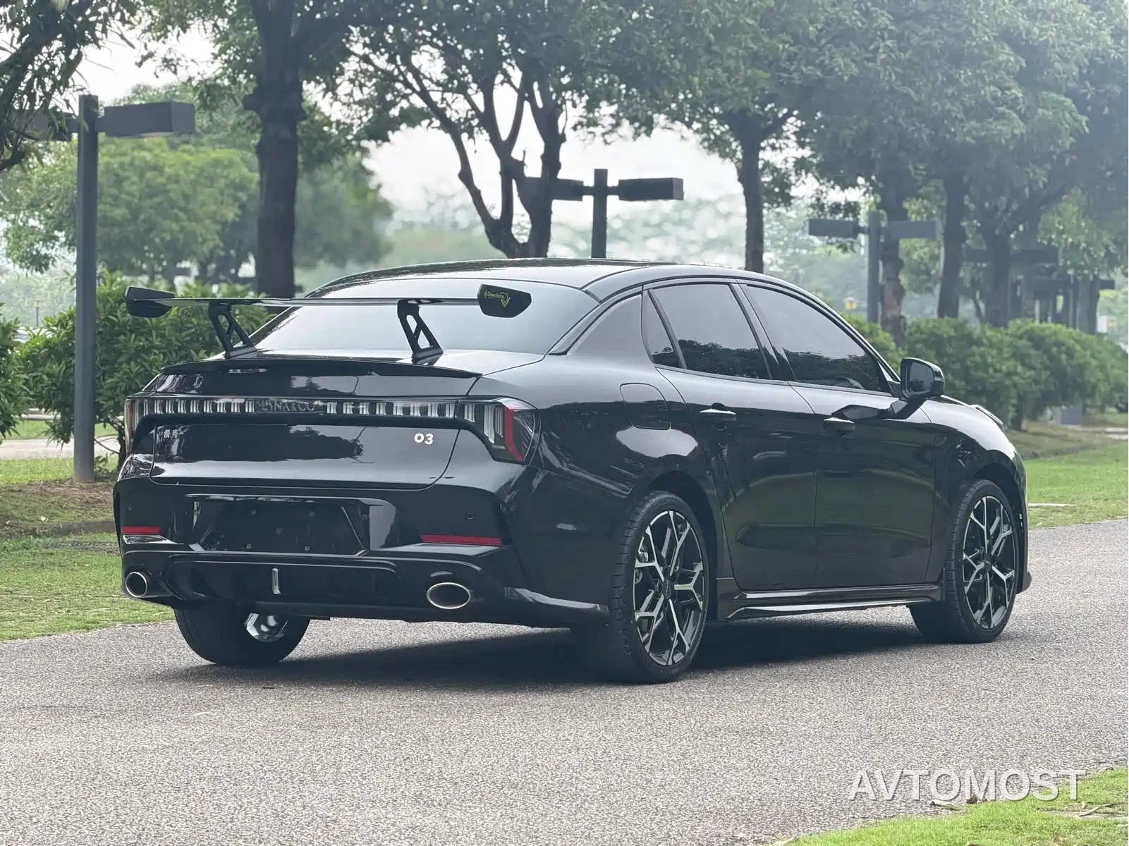 Lynk & Co 03 2026 Model Big Rear Wing Edition — фото 7