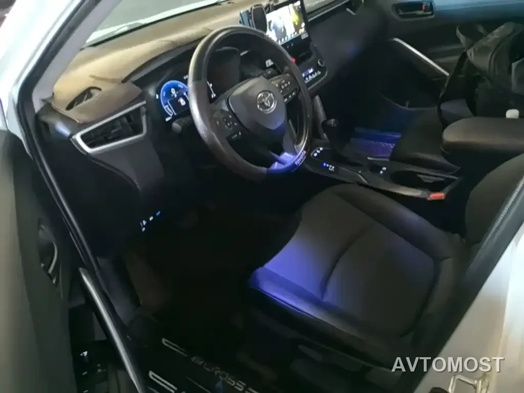 Toyota Corolla Cross 2023 Hybrid 2.0L Pioneer Edition — фото 10