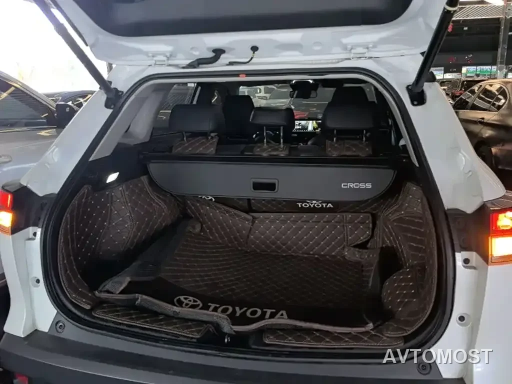 Toyota Corolla Cross 2023 Hybrid 2.0L Pioneer Edition — фото 14