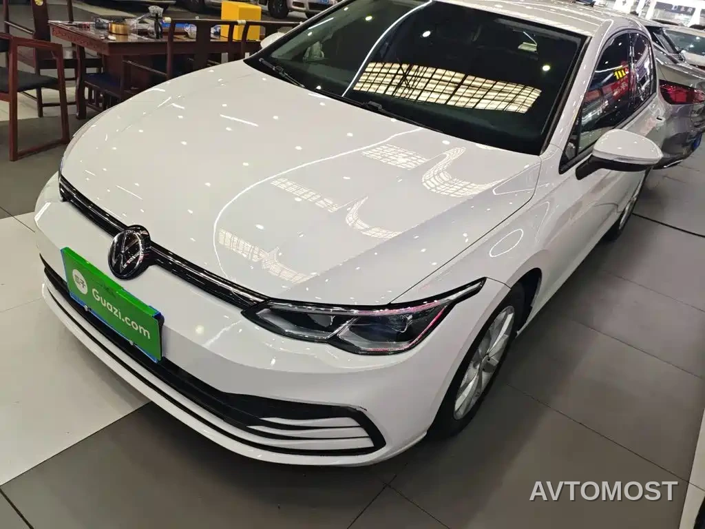 Volkswagen Golf 2023 Model 200TSI DSG — фото 1