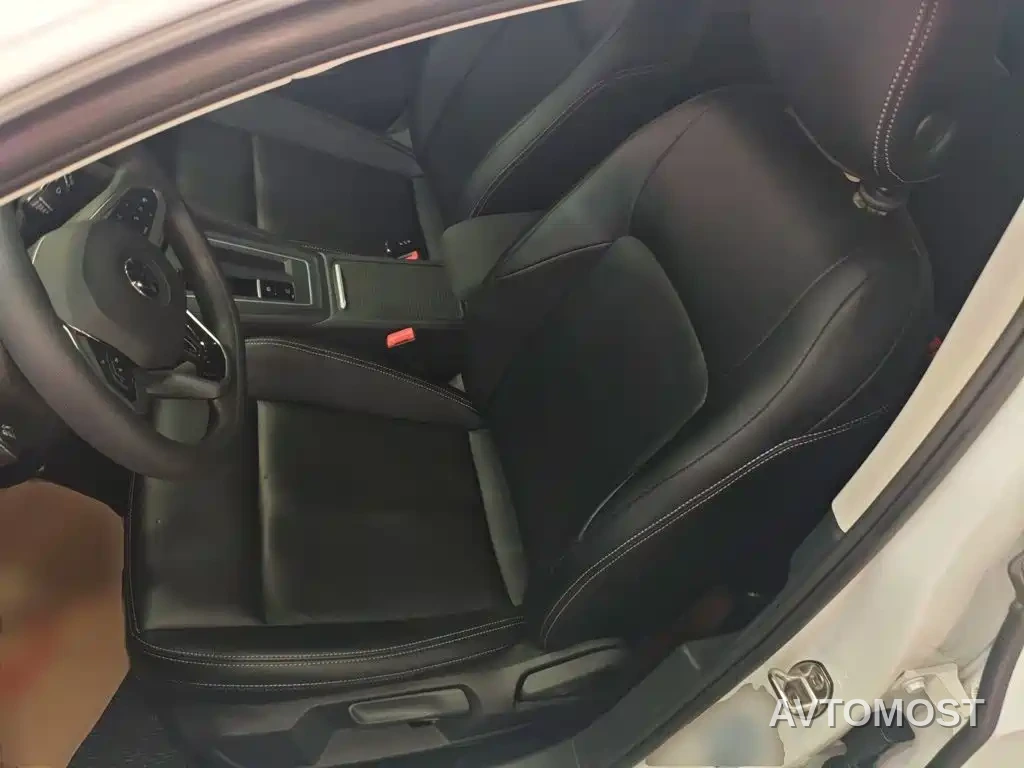 Volkswagen Golf 2023 Model 200TSI DSG — фото 14