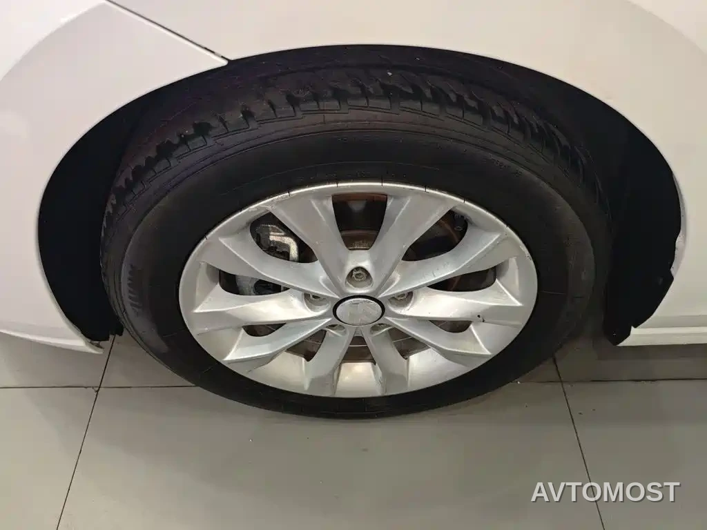 Volkswagen Golf 2023 Model 200TSI DSG — фото 22