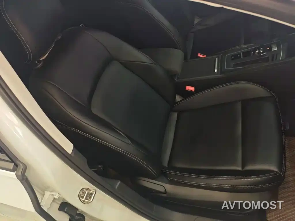 Volkswagen Golf 2023 Model 200TSI DSG — фото 24