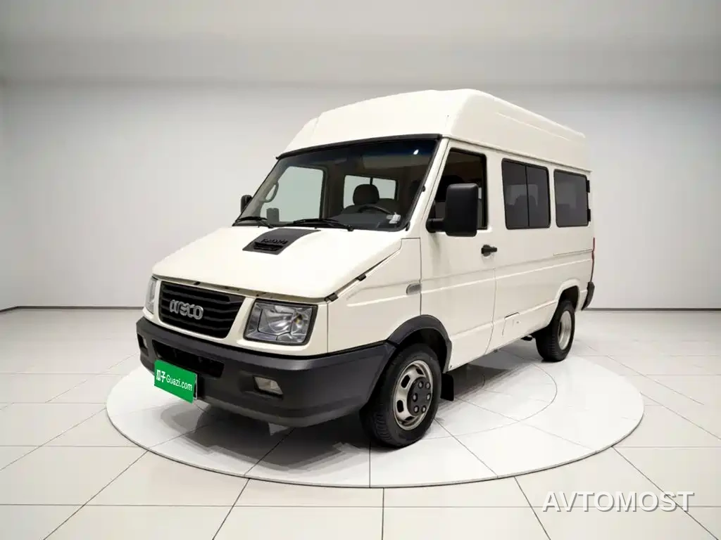 Iveco Daily 2021 Model 2.5T A35 M1 Passenger Vehicle 5-9 Seats Short Wheelbase Medium Roof Dual Tires Sliding Door — фото 2