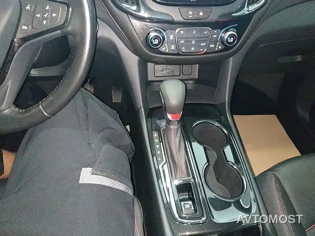 Chevrolet Equinox 2021 550T RS Smart Tuojie Edition — фото 9