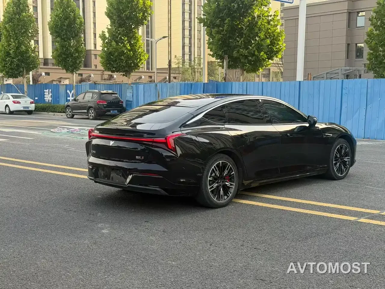 Nezha S 2022 Model Extended Range 1160km RWD Large Edition — фото 6