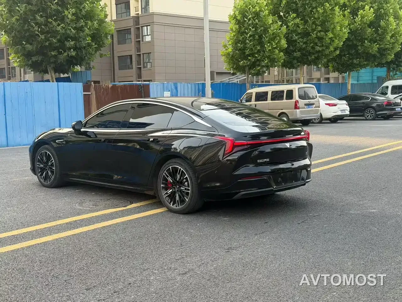 Nezha S 2022 Model Extended Range 1160km RWD Large Edition — фото 8