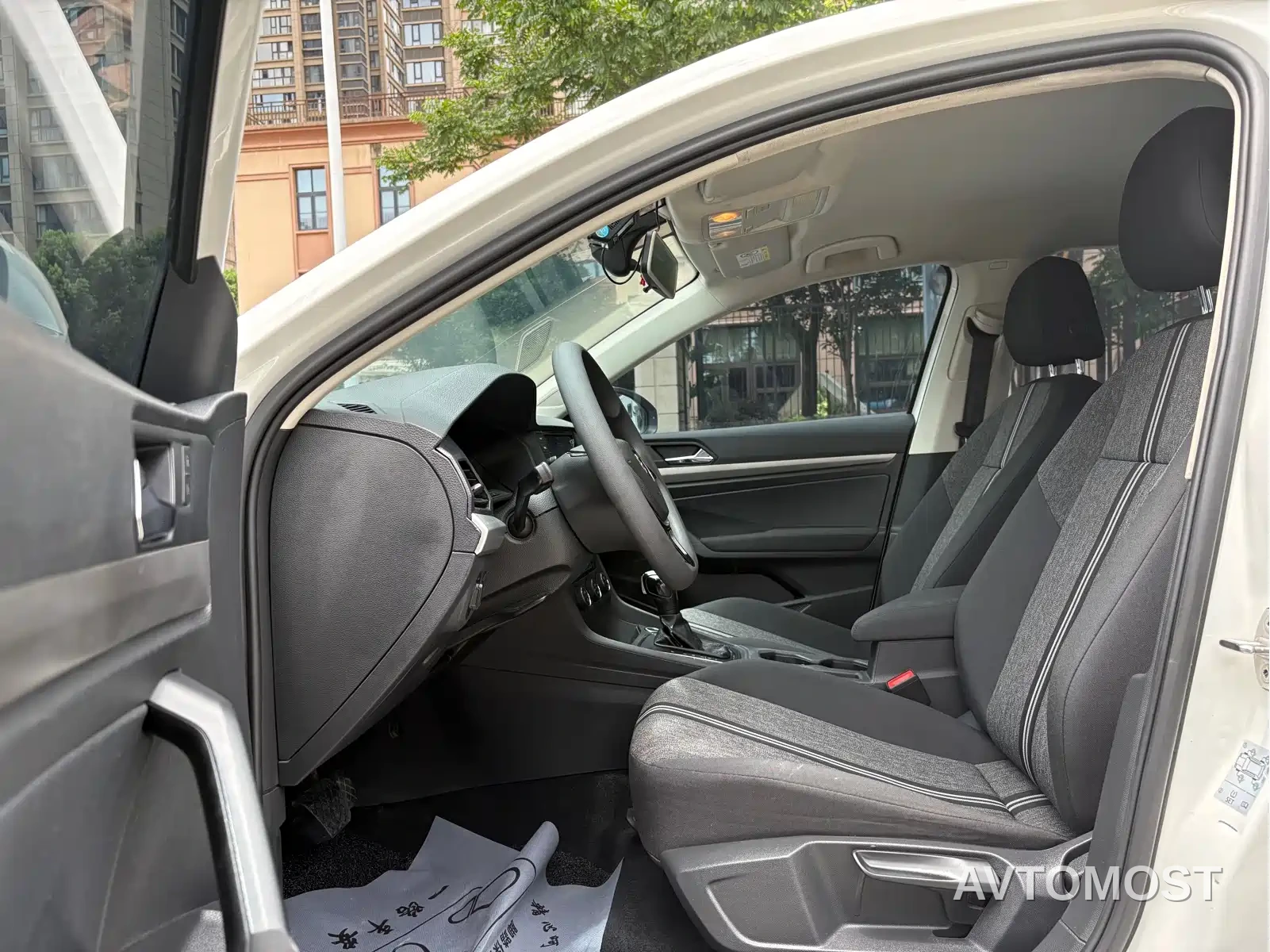Volkswagen VW Lavida EV 2019 Premium Edition — фото 9