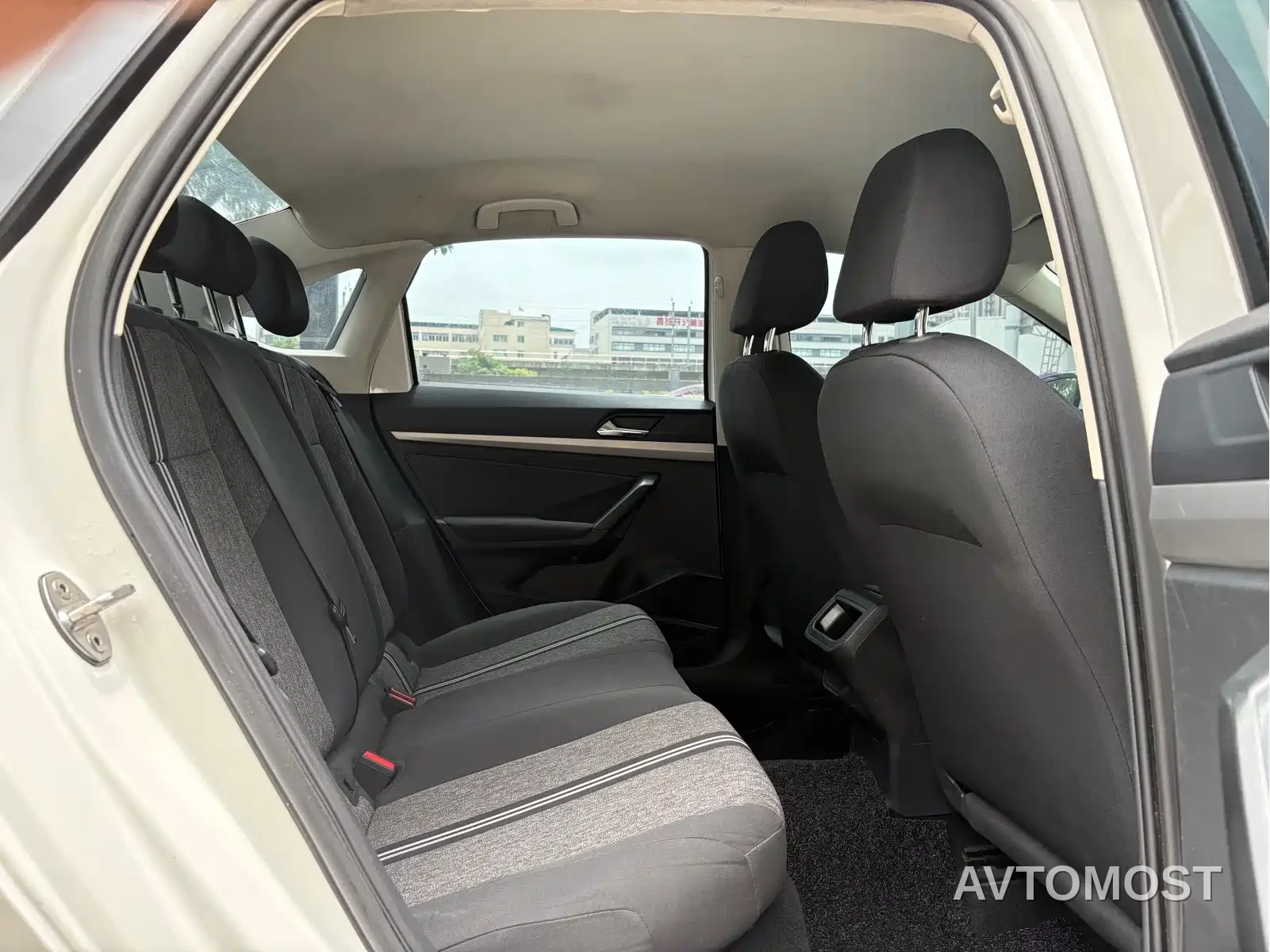 Volkswagen VW Lavida EV 2019 Premium Edition — фото 11