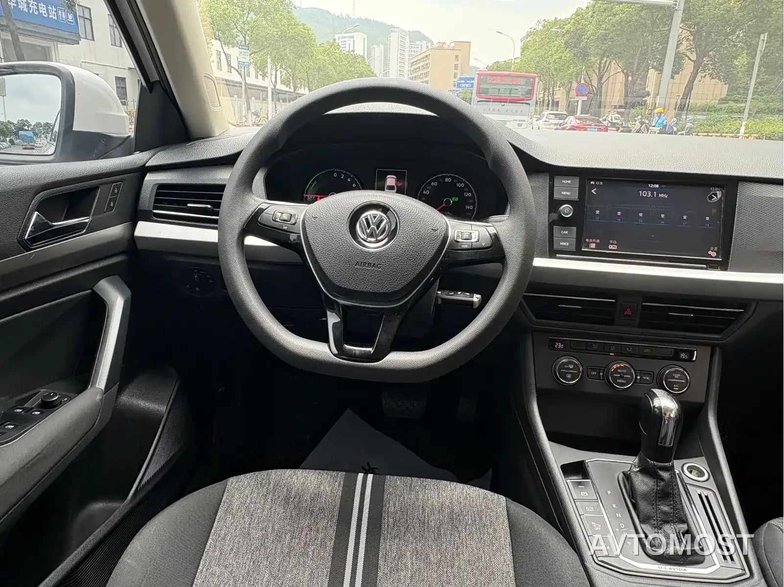 Volkswagen VW Lavida EV 2019 Premium Edition — фото 15
