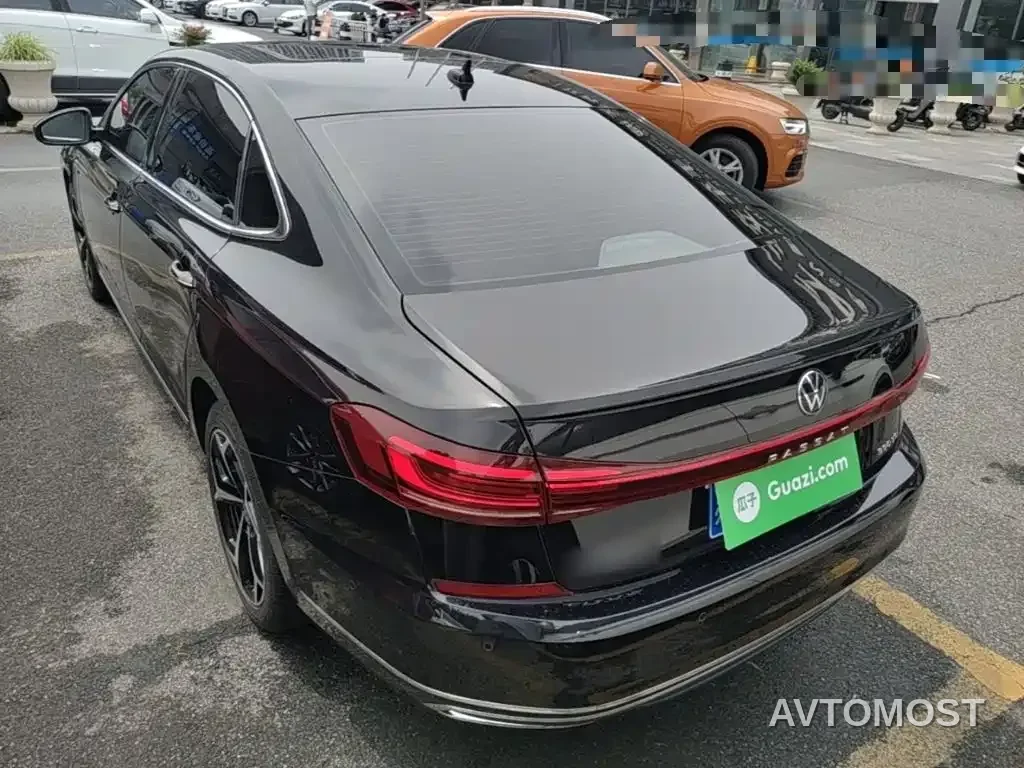 Volkswagen Passat 2023 330TSI Starlight Premium Edition — фото 6