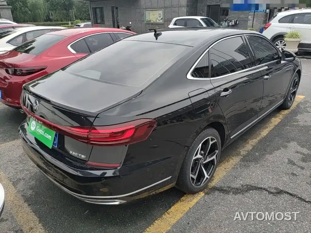 Volkswagen Passat 2023 330TSI Starlight Premium Edition — фото 7