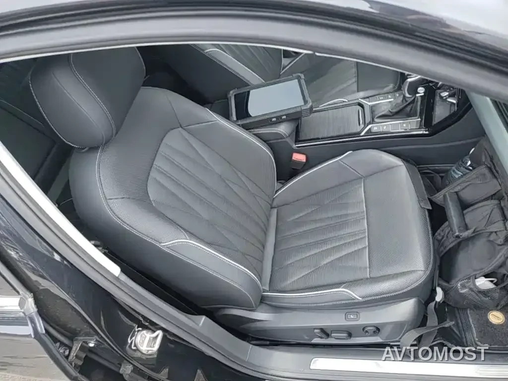 Volkswagen Passat 2023 330TSI Starlight Premium Edition — фото 22