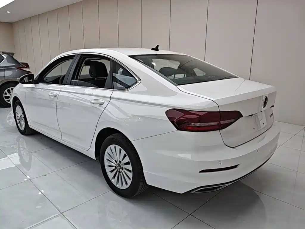 Volkswagen Lavida 2021 1.5L Auto Comfort Edition — фото 5