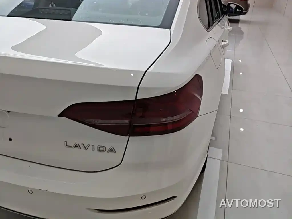 Volkswagen Lavida 2021 1.5L Auto Comfort Edition — фото 8