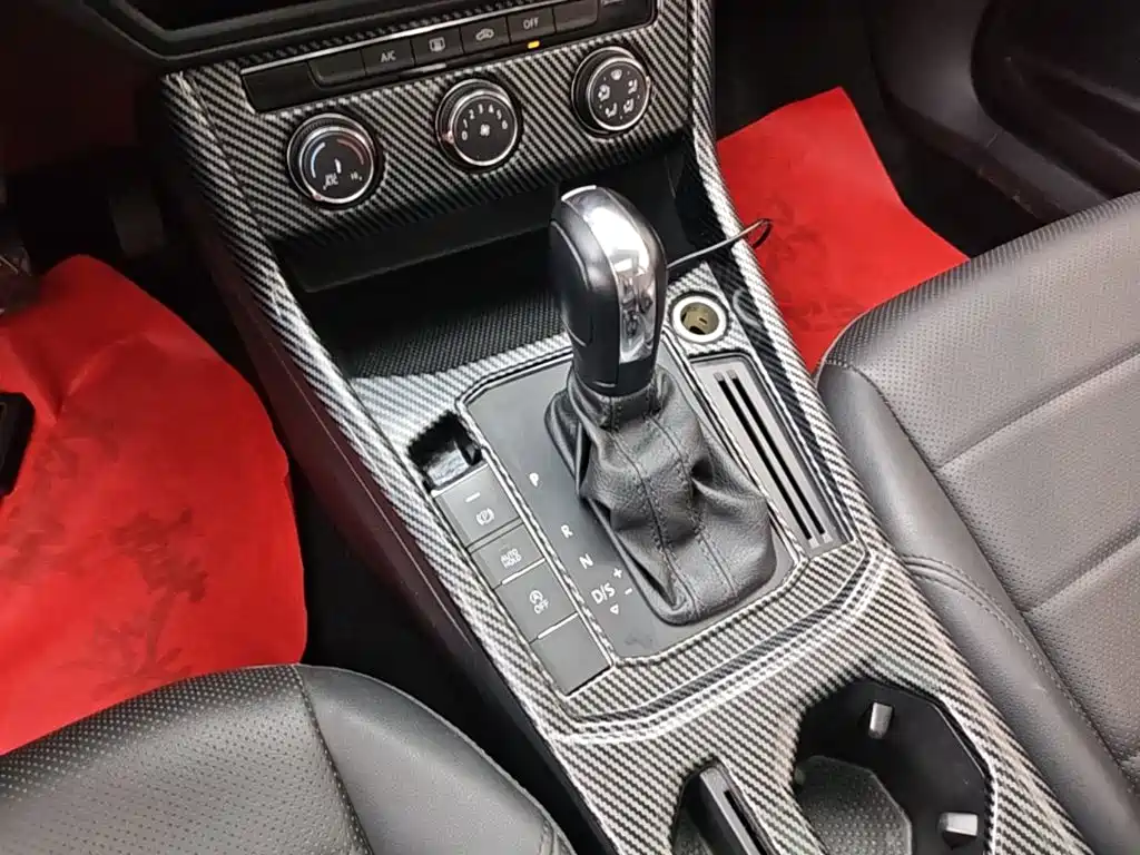 Volkswagen Lavida 2021 1.5L Auto Comfort Edition — фото 14
