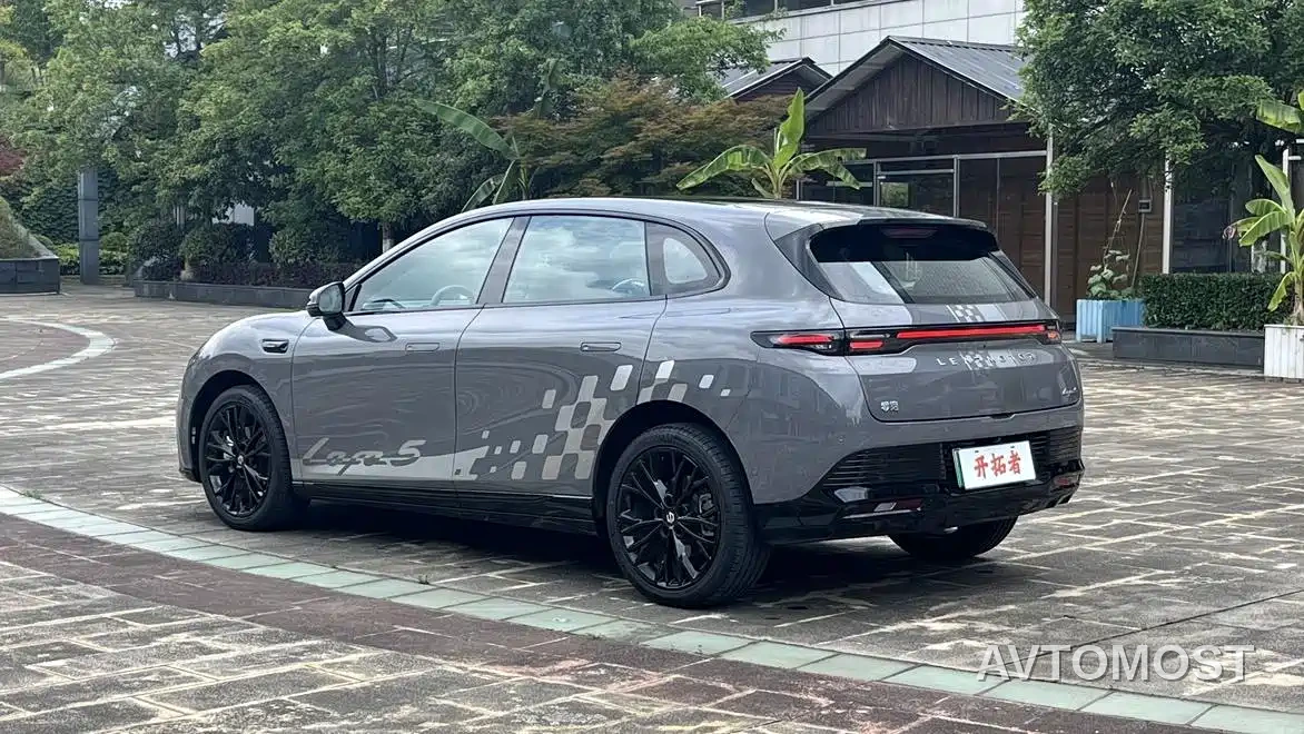 Leapmotor Lafa 5 2026 515 Standard Model — фото 6