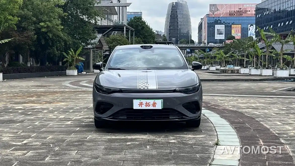 Leapmotor Lafa 5 2026 515 Standard Model — фото 10