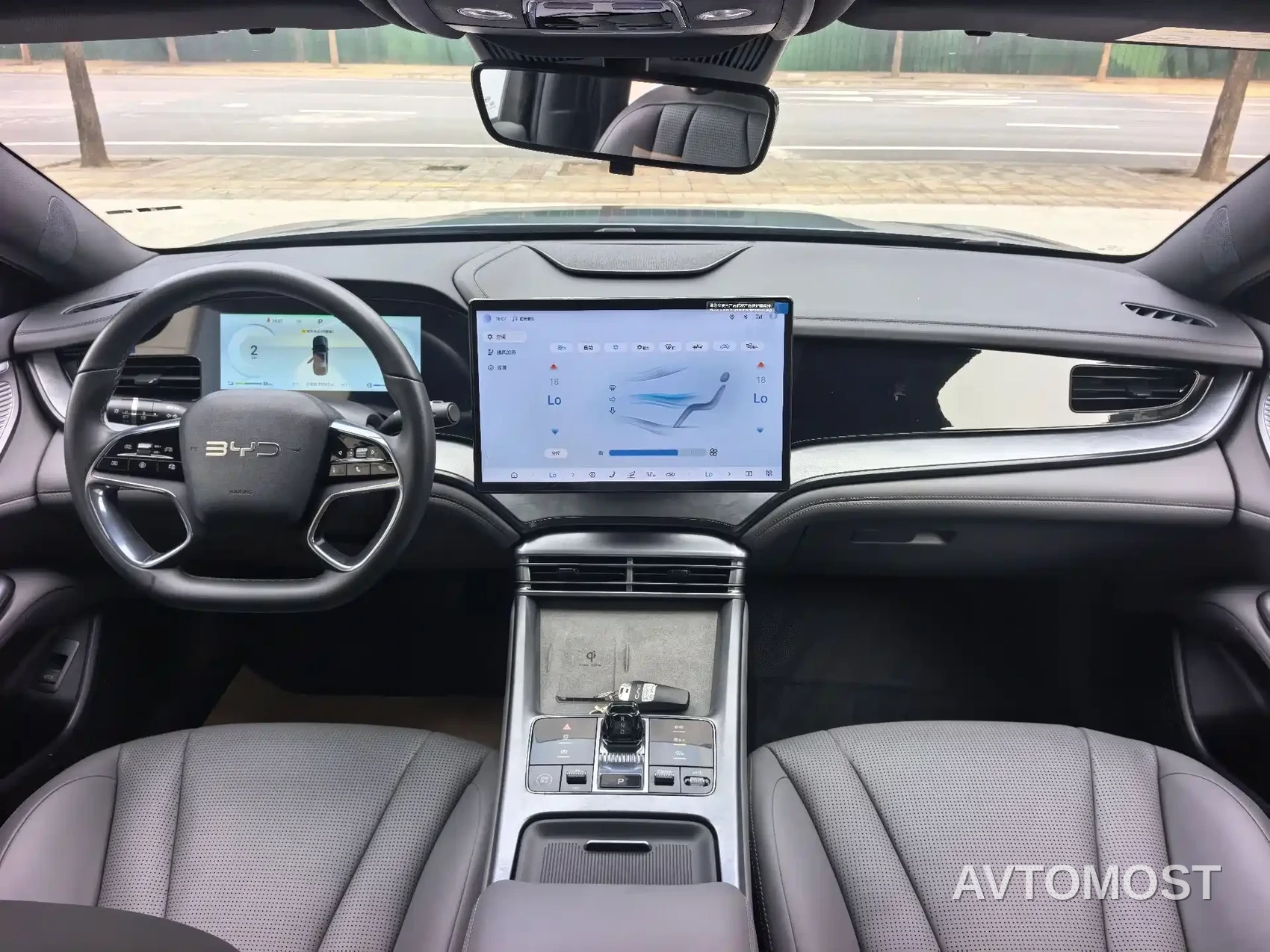 BYD Seal 2024 Glory Edition DM-i 1.5L 121km Luxury — фото 9