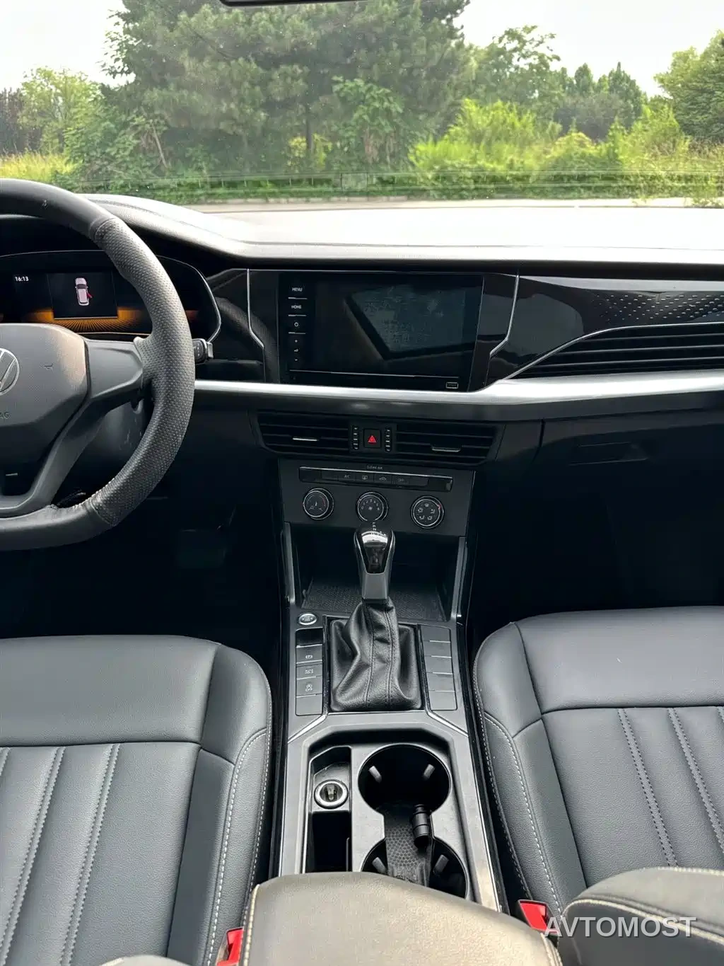 Volkswagen Passat 2022 280TSI Business Edition — фото 22