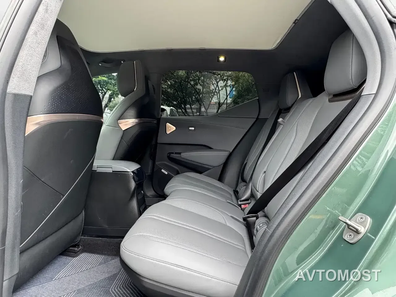 Zeekr X 2023 RWD YOU Edition 4-seater — фото 7