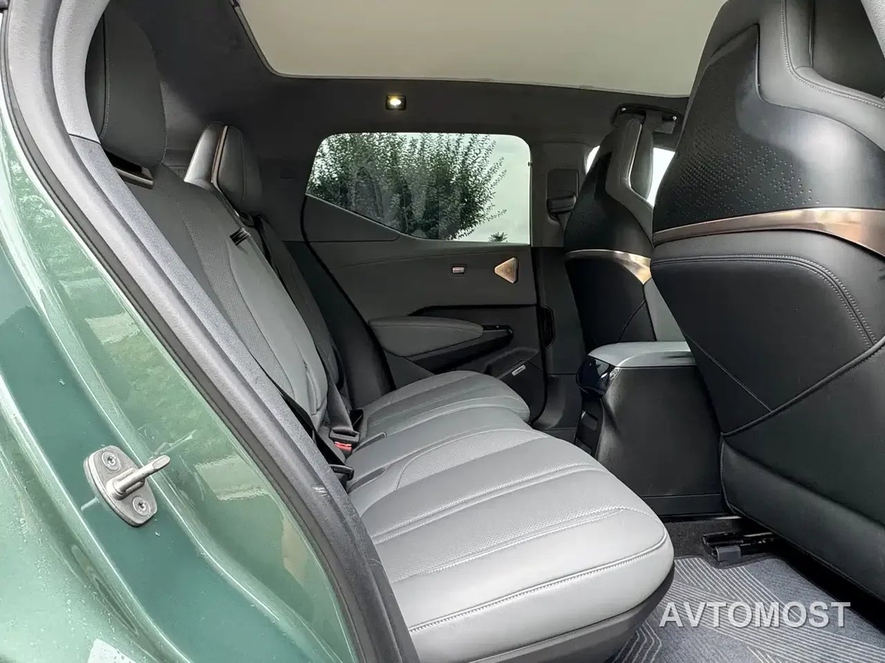 Zeekr X 2023 RWD YOU Edition 4-seater — фото 9