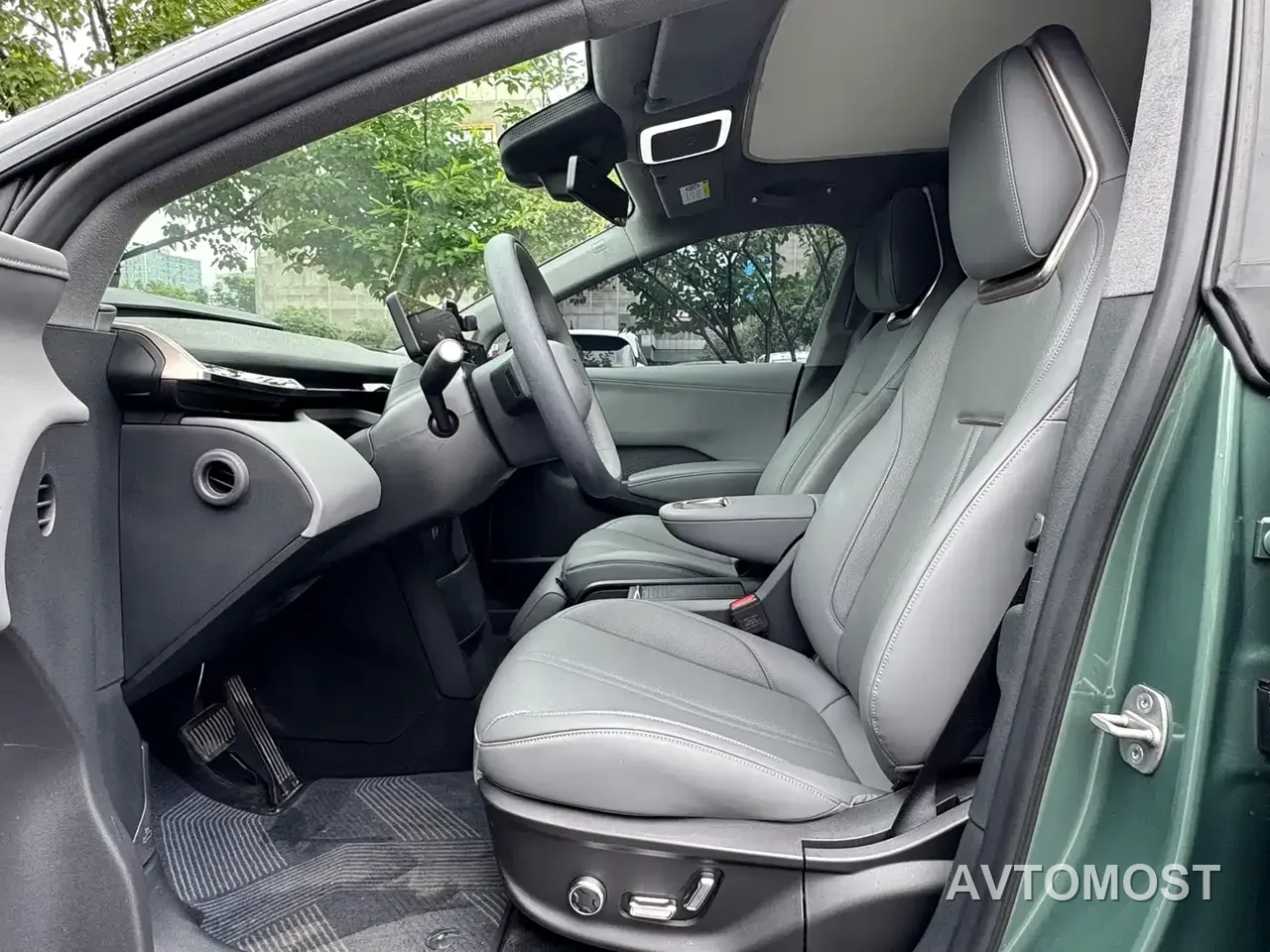 Zeekr X 2023 RWD YOU Edition 4-seater — фото 10