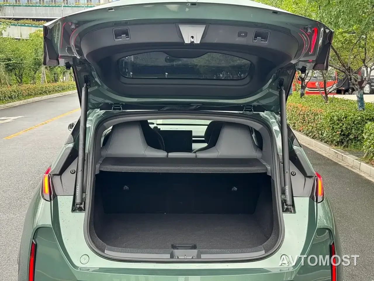 Zeekr X 2023 RWD YOU Edition 4-seater — фото 17