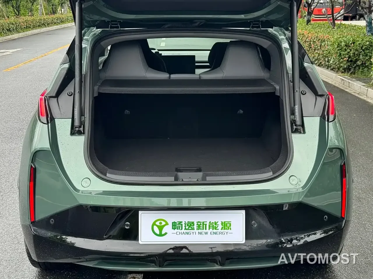 Zeekr X 2023 RWD YOU Edition 4-seater — фото 18