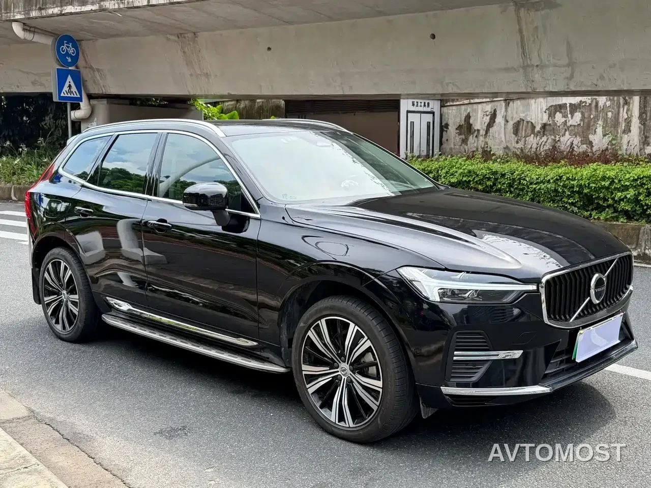 Volvo XC60 Plug-in Hybrid 2022 T8 Plug-in Hybrid Long Range AWD Momentum Luxury Edition — фото 3
