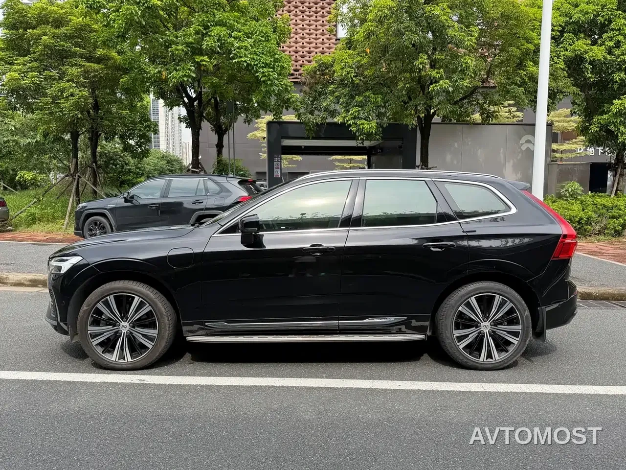 Volvo XC60 Plug-in Hybrid 2022 T8 Plug-in Hybrid Long Range AWD Momentum Luxury Edition — фото 6