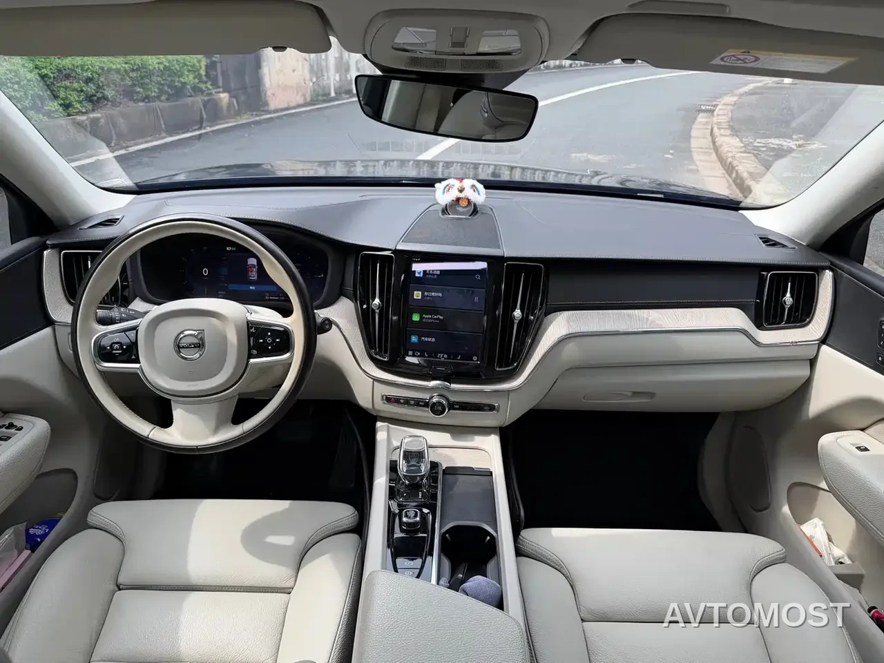 Volvo XC60 Plug-in Hybrid 2022 T8 Plug-in Hybrid Long Range AWD Momentum Luxury Edition — фото 9