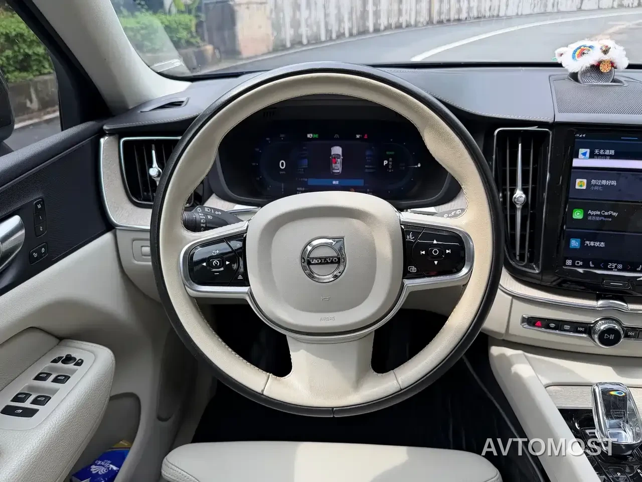 Volvo XC60 Plug-in Hybrid 2022 T8 Plug-in Hybrid Long Range AWD Momentum Luxury Edition — фото 10
