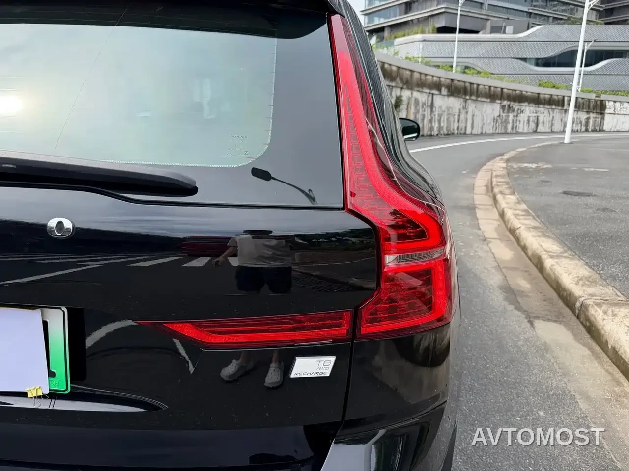 Volvo XC60 Plug-in Hybrid 2022 T8 Plug-in Hybrid Long Range AWD Momentum Luxury Edition — фото 15