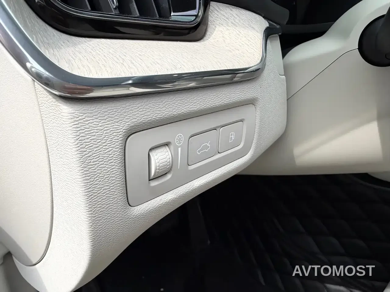 Volvo XC60 Plug-in Hybrid 2022 T8 Plug-in Hybrid Long Range AWD Momentum Luxury Edition — фото 23