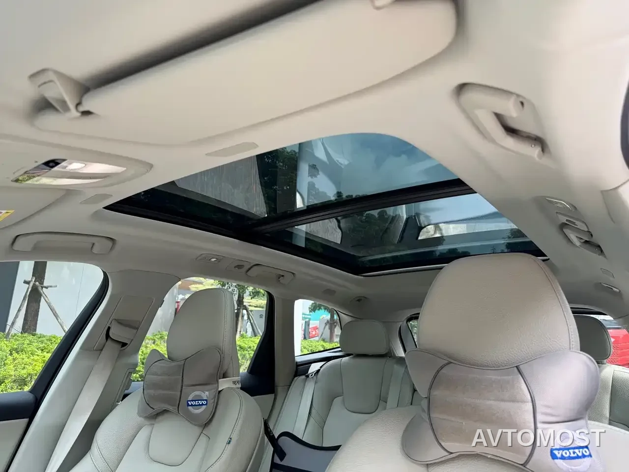 Volvo XC60 Plug-in Hybrid 2022 T8 Plug-in Hybrid Long Range AWD Momentum Luxury Edition — фото 25