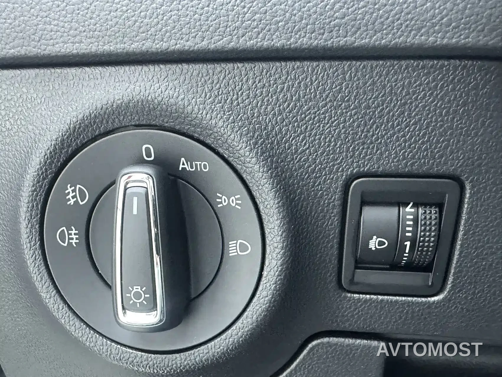 Škoda Karoq 2022 TSI280 Premium Edition — фото 14