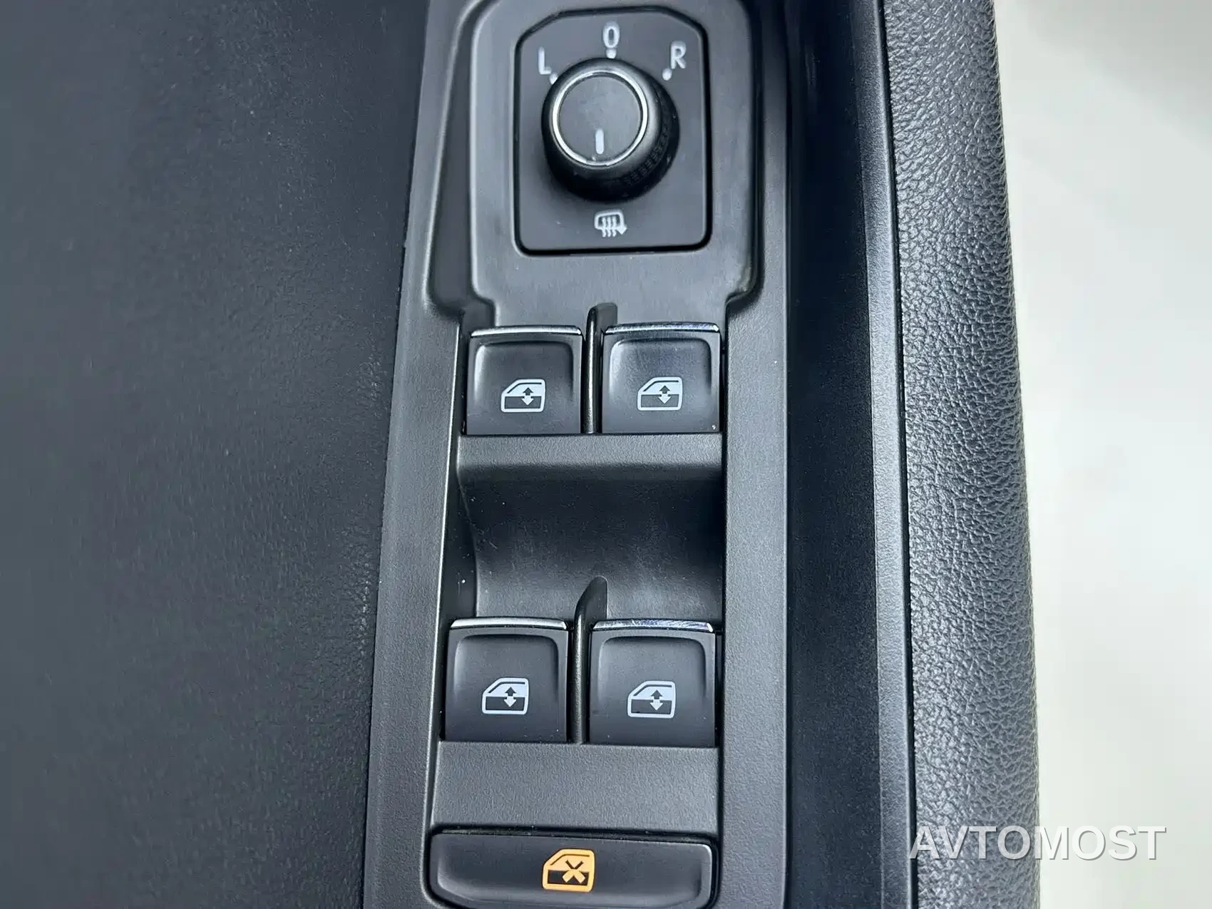 Škoda Karoq 2022 TSI280 Premium Edition — фото 15