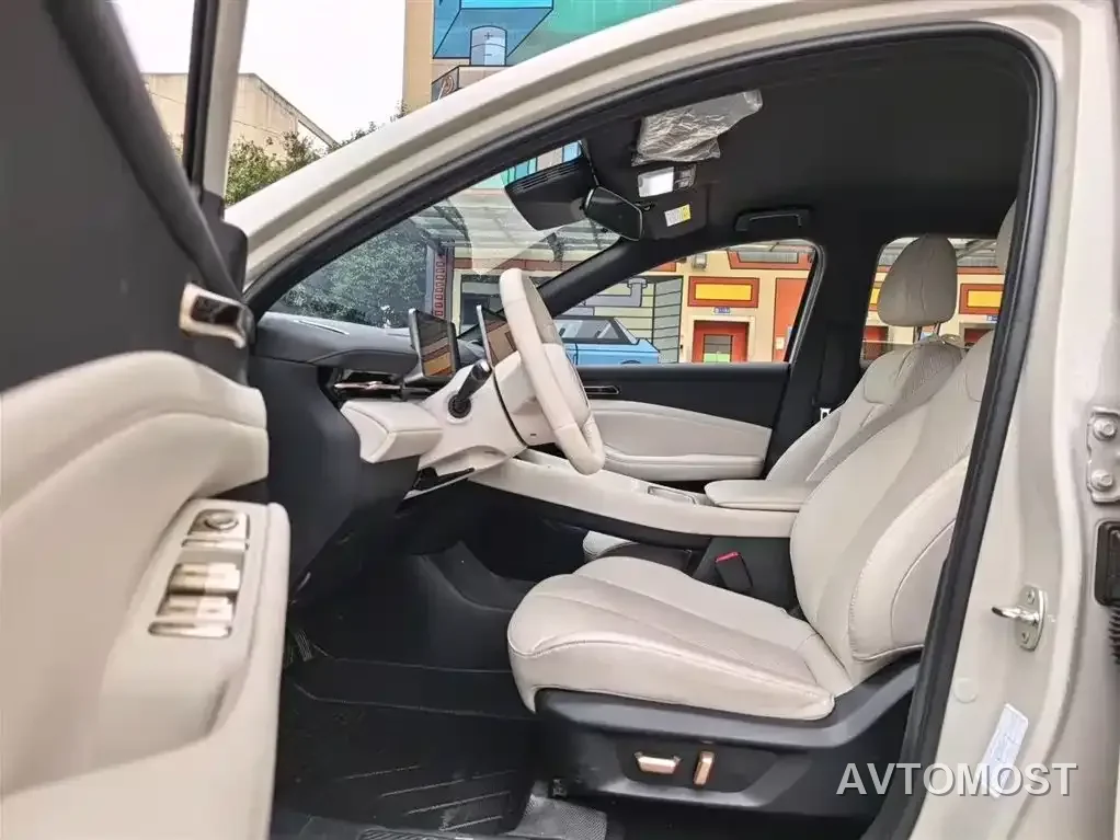 Baojun Yunhai 2024 600km Pure Electric Version — фото 3