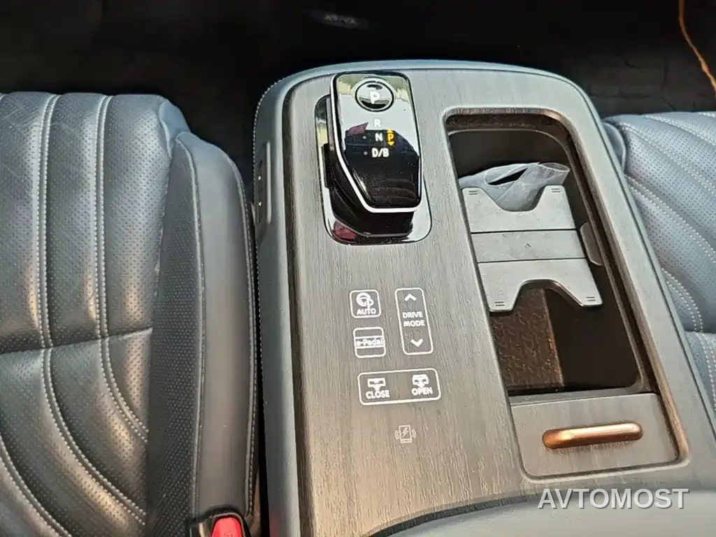 Nissan ARIYA 2022 4WD High Performance Top Edition — фото 11